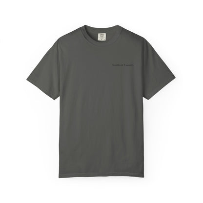 Southern Country Yellow Lab Hunting Dog T-Shirt | Rustic Duck Hunting Graphic Tee for Outdoorsmen