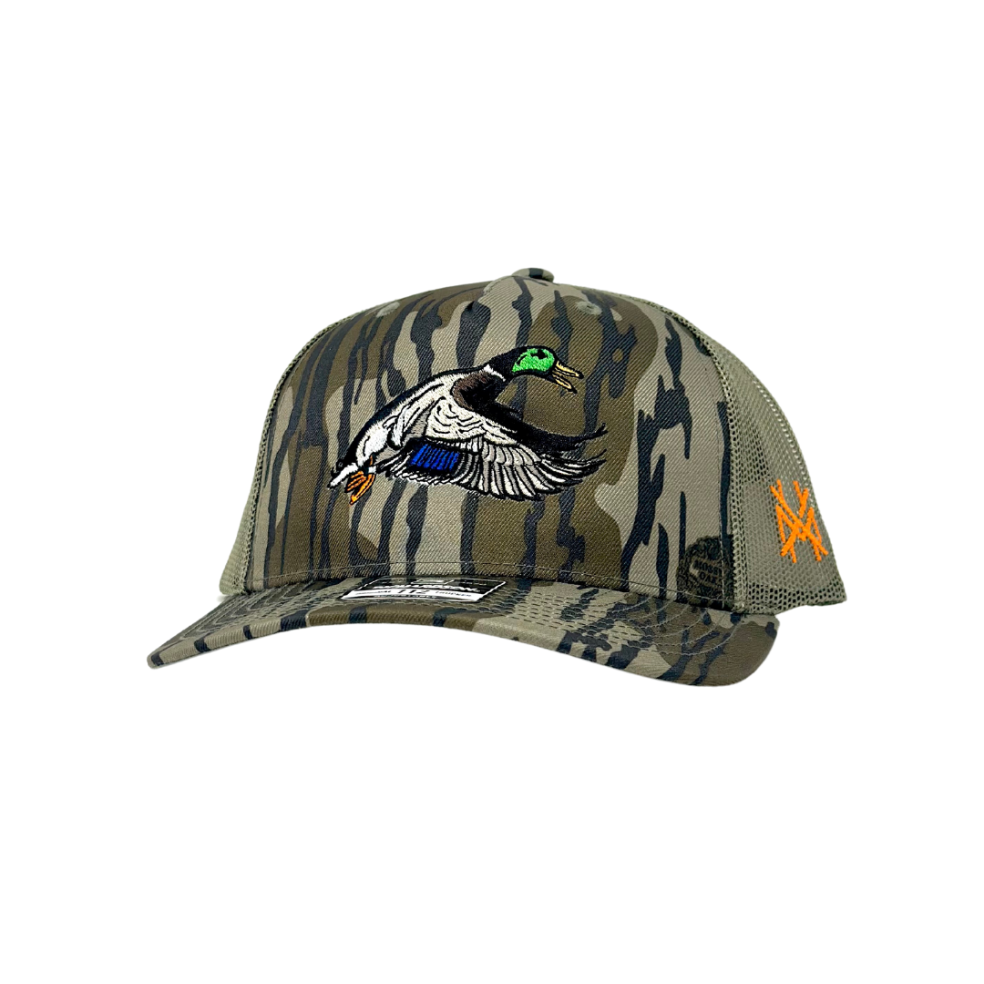 Mallard duck hat with camouflage pattern for hunters and outdoor enthusiasts, featuring iconic North American duck embroidery.